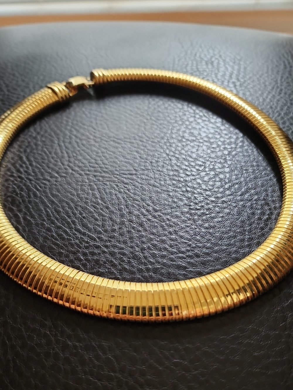 VTG Gold Ribbed Collar Necklace - Women Jewelry